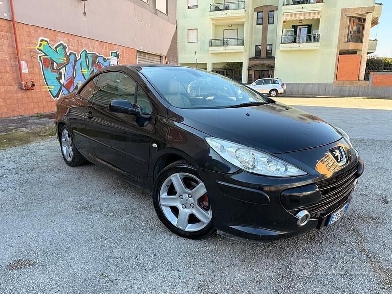 Usata Peugeot 307 CC 136 CV (100 kW) 2005 Nero Cabrio