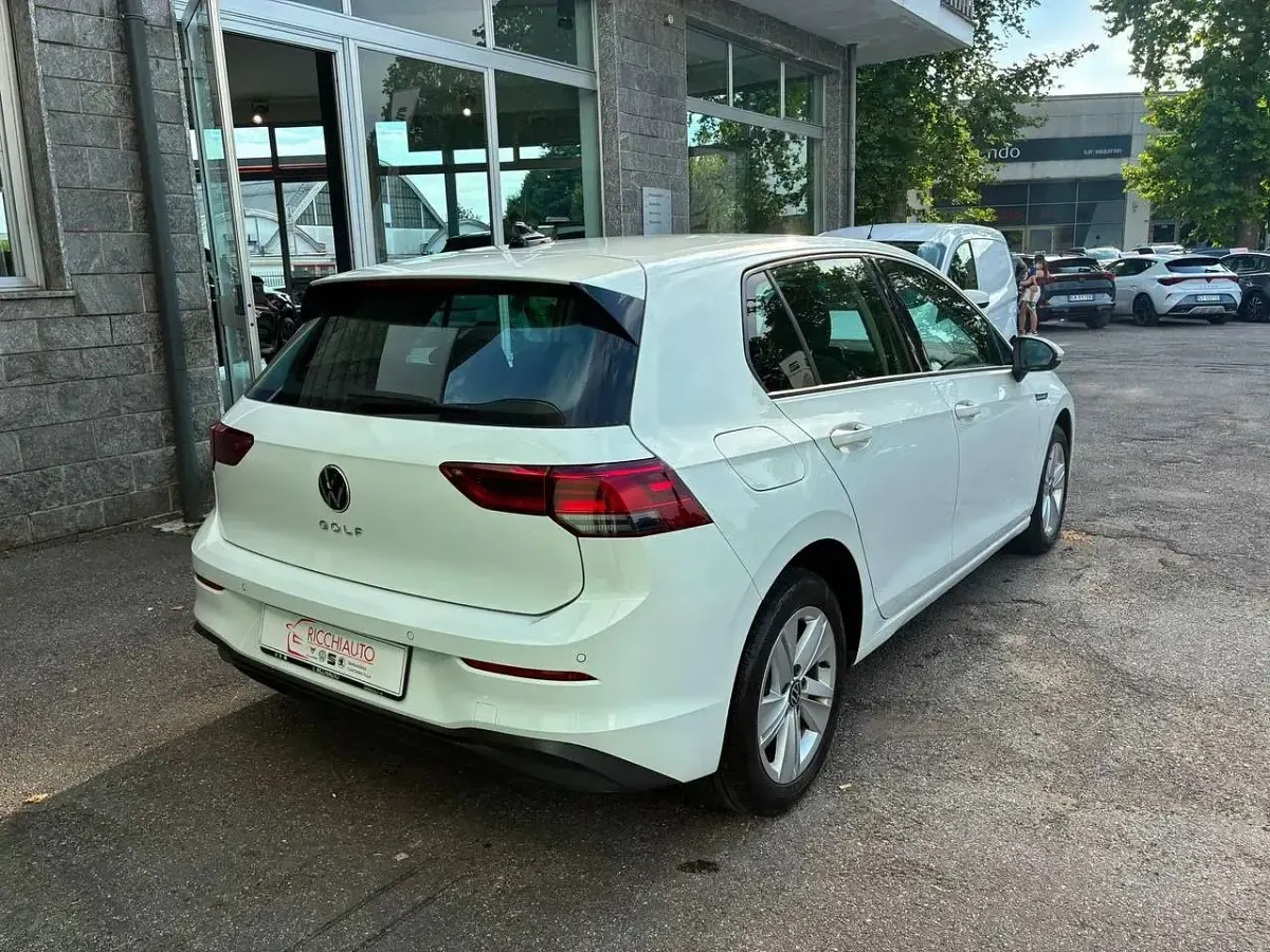 Usata VW Golf VIII Edition 131 CV (96 kW) 2020 Bianco Berlina