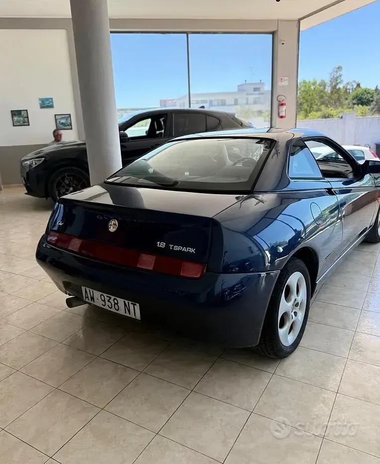 Usata Alfa Romeo GTV 144 CV (105 kW) 1998 Bluazzurro Coupé