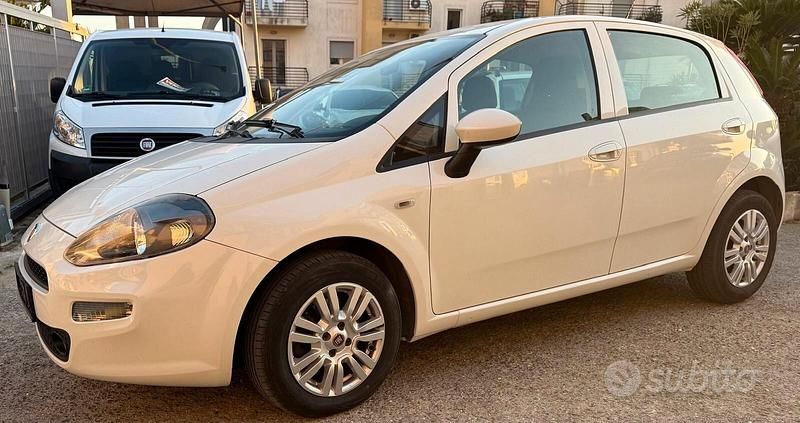 Usata Fiat Punto Street 95 CV (69 kW) 2017 Bianco Utilitaria