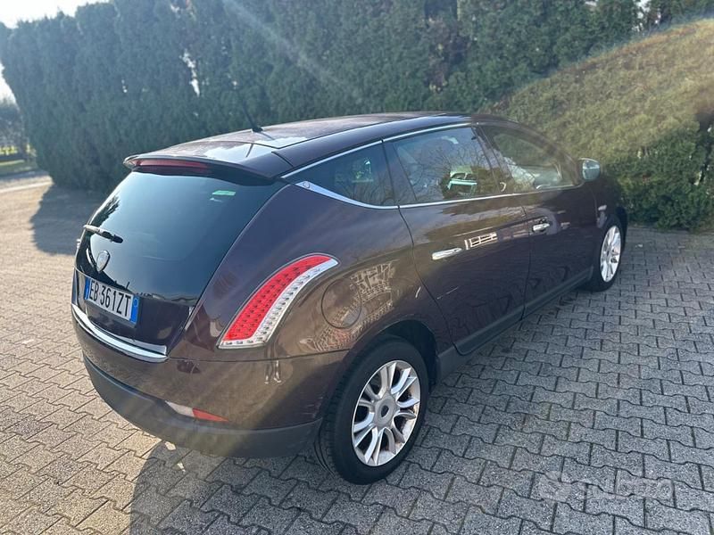 Usata Lancia Delta 119 CV (87 kW) 2010 Viola Utilitaria