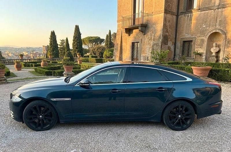 Usata Jaguar XJ 275 CV (202 kW) 2011 Blu Berlina