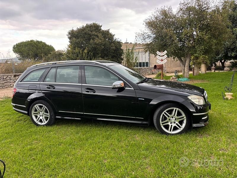 Usata Mercedes C220 AMG 170 CV (125 kW) 2010 Nero Berlina