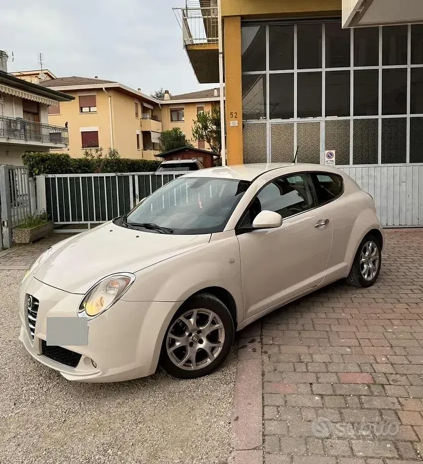 Usata Alfa Romeo MiTo 90 CV (66 kW) 2009 Marrone Utilitaria