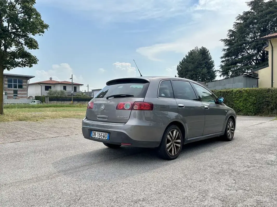 Usata Fiat Croma Dynamic 120 CV (88 kW) 2008 Grigio Station wagon