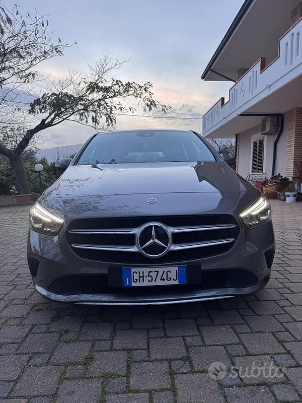Usata 2022 Mercedes B180 Monovolume | 25.000 € - Immagine 1/4