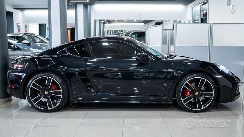 Usata Porsche 718 Cayman S Chrono 350 CV (257 kW) 2018 Nero metallizzato Coupé