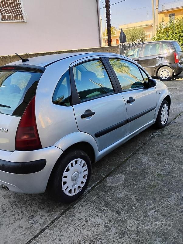 Usata Citroën C3 70 CV (51 kW) 2004 Grigio Berlina