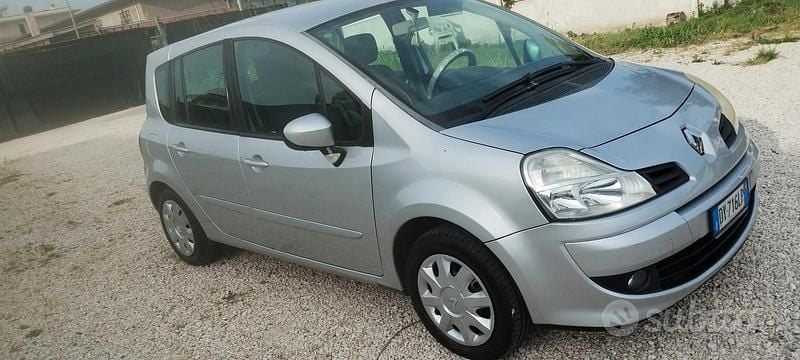 Usata Renault Modus 70 CV (51 kW) 2009 Grigio Monovolume