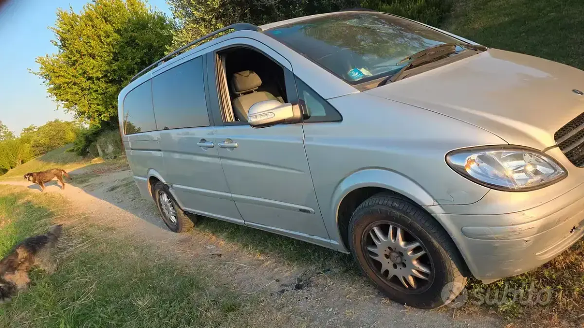 Usata Mercedes Viano 150 CV (110 kW) 2005 Grigio Monovolume