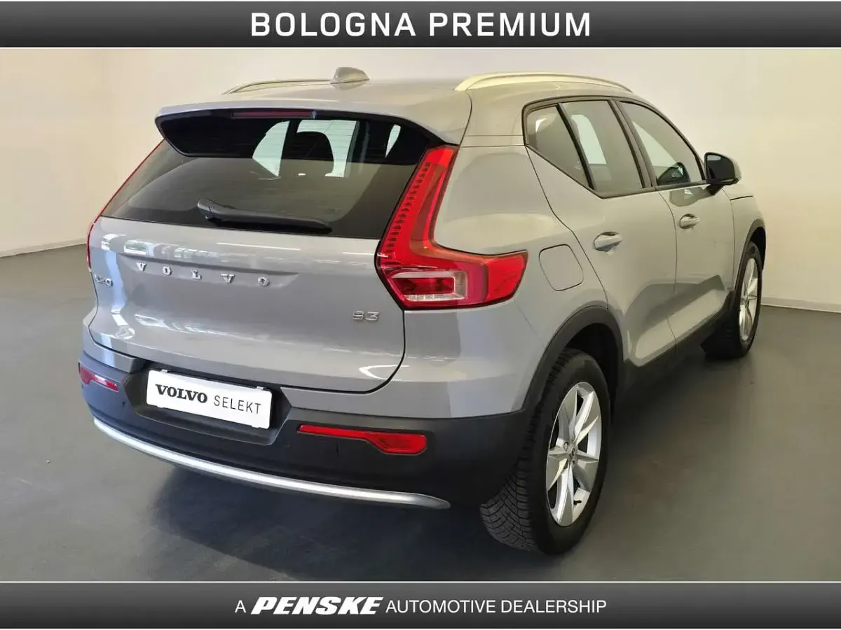Usata Volvo XC40 Core 163 CV (119 kW) 2023 Grigio SUV
