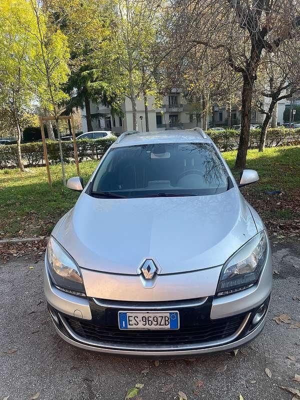 Usata Renault Mégane III 110 CV (80 kW) 2013 Grigio Station wagon