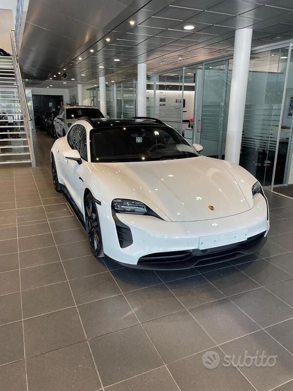Usata 2022 Porsche Taycan Berlina | 92.000 € (Super prezzo) - Immagine 1/4