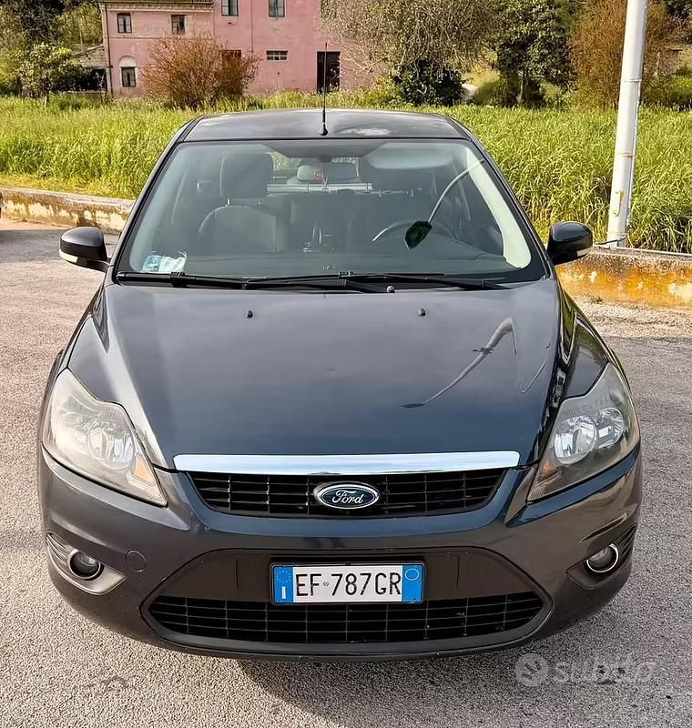 Usata Ford Focus Titanium 110 CV (80 kW) 2011 Grigio Berlina