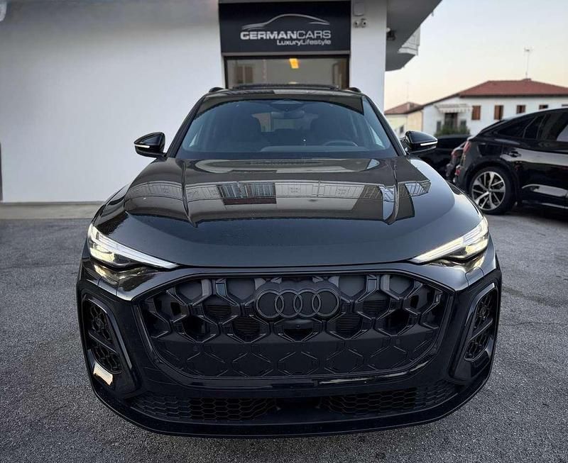 Nero Nuova 2025 Audi Q5 S-Line SUV | 74.900 € (Buon prezzo) - Immagine 1/4
