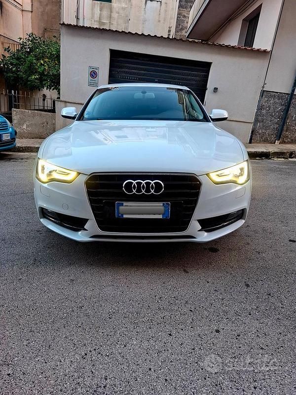 Bianco Usata 2012 Audi A5 S-Line Coupé | 11.400 € (Buon prezzo) - Immagine 1/4