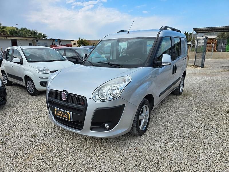 Usata Fiat Doblò Emotion 104 CV (76 kW) 2010 Grigio Monovolume