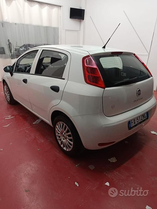 Usata Fiat Grande Punto 75 CV (55 kW) 2015 Utilitaria