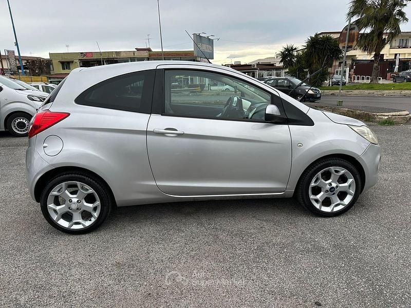 Usata Ford Ka Titanium 69 CV (50 kW) 2010 Grigio Berlina