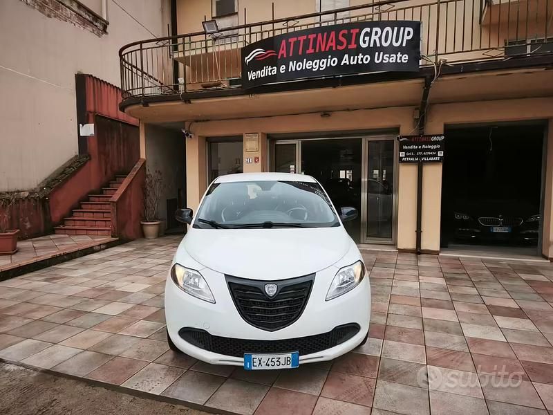 Usata Lancia Ypsilon 69 CV (50 kW) 2014 Bianco Utilitaria