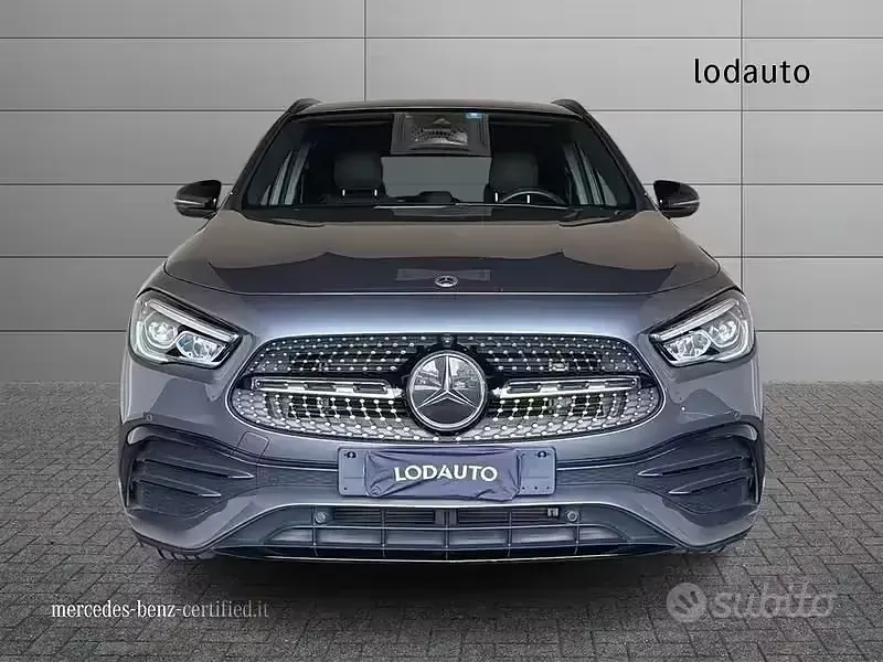 Usata Mercedes GLA200 Premium 150 CV (110 kW) 2022 Grigio SUV