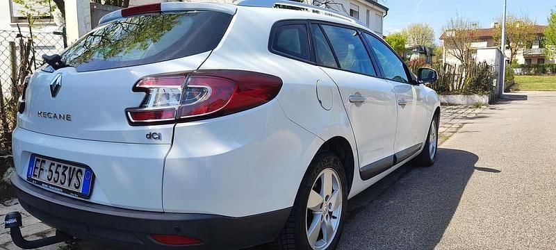 Usata Renault Mégane III 110 CV (80 kW) 2011 Bianco Station wagon