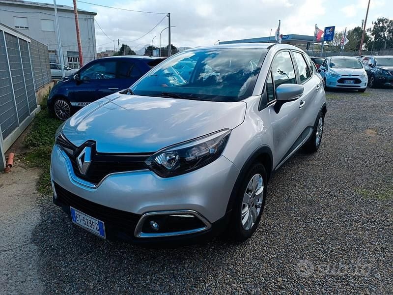 Usata Renault Captur 90 CV (66 kW) 2013 Grigio SUV