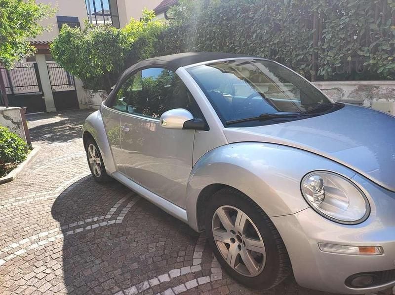 Usata VW New Beetle Cabriolet 105 CV (77 kW) 2008 Grigio Cabrio