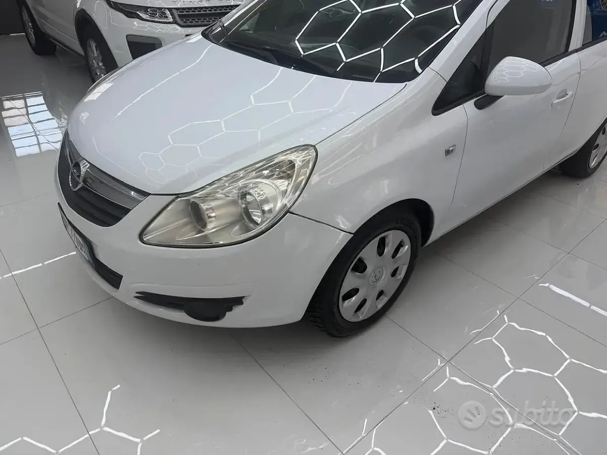 Usata Opel Corsa Club 75 CV (55 kW) 2008 Bianco Utilitaria