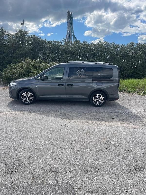 Usata Ford Grand Tourneo Connect Active 122 CV (89 kW) 2023 Grigio Monovolume