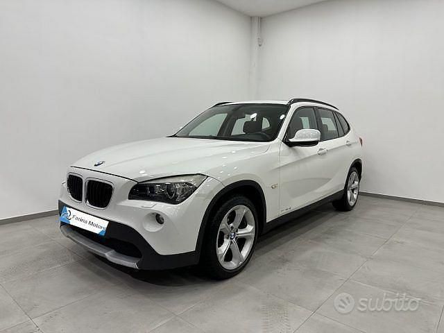 Bianco Usata 2010 BMW X1 SUV | 6990 € (Buon prezzo) - Immagine 1/4