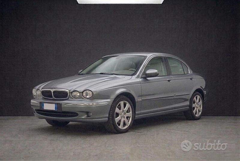 Usata Jaguar X-type 130 CV (95 kW) 2003 Grigio Berlina