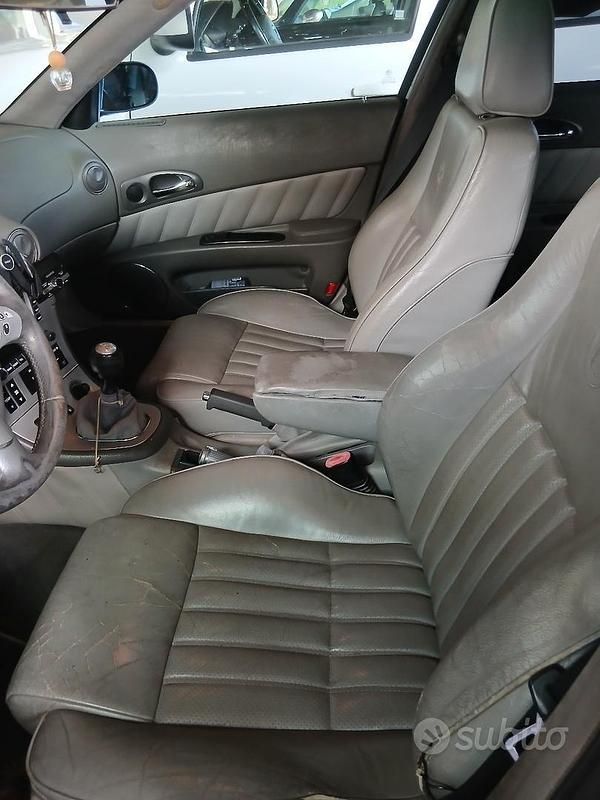 Usata Alfa Romeo 166 175 CV (128 kW) 2005 Grigio Berlina
