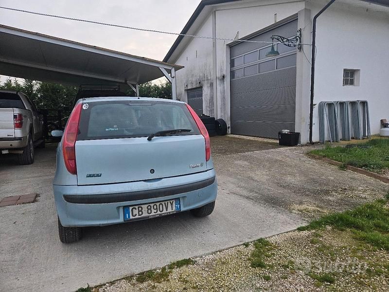 Usata Fiat Punto 60 CV (44 kW) 2002 Utilitaria