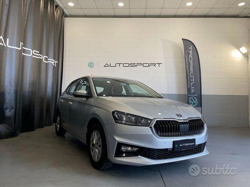 Argento Usata 2024 Skoda Fabia Selection Tre volumi | 14.900 € (Ottimo prezzo) - Immagine 1/4