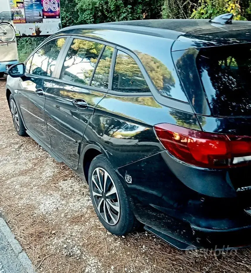 Usata Opel Astra 101 CV (74 kW) 2019 Nero Station wagon