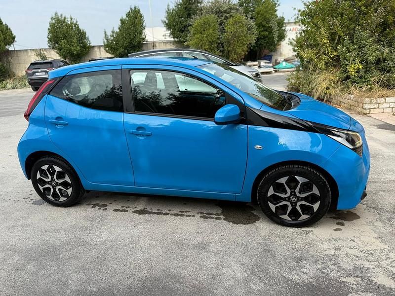 Usata Toyota Aygo Connect Style 2018 Blu Utilitaria