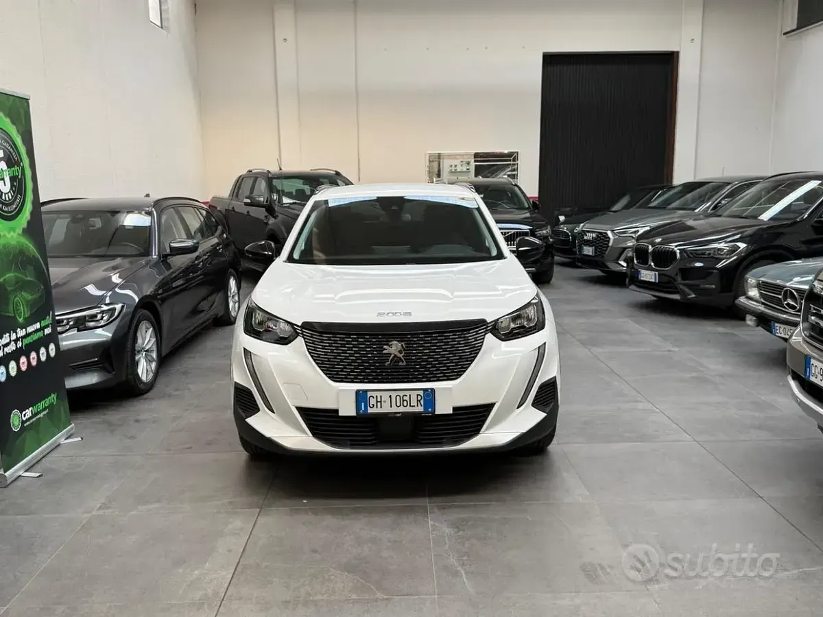 Usata Peugeot 2008 Allure 110 CV (80 kW) 2022 Bianco SUV