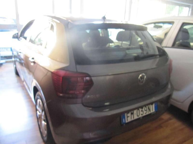 Usata VW Polo Trendline 65 CV (47 kW) 2017 Bay gray Berlina