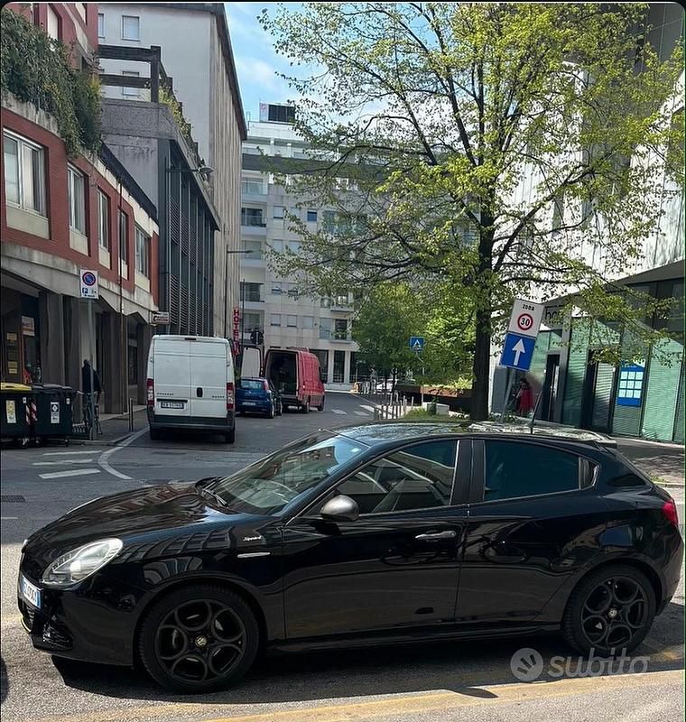 Usata Alfa Romeo Giulietta Sprint 105 CV (77 kW) 2015 Nero Berlina