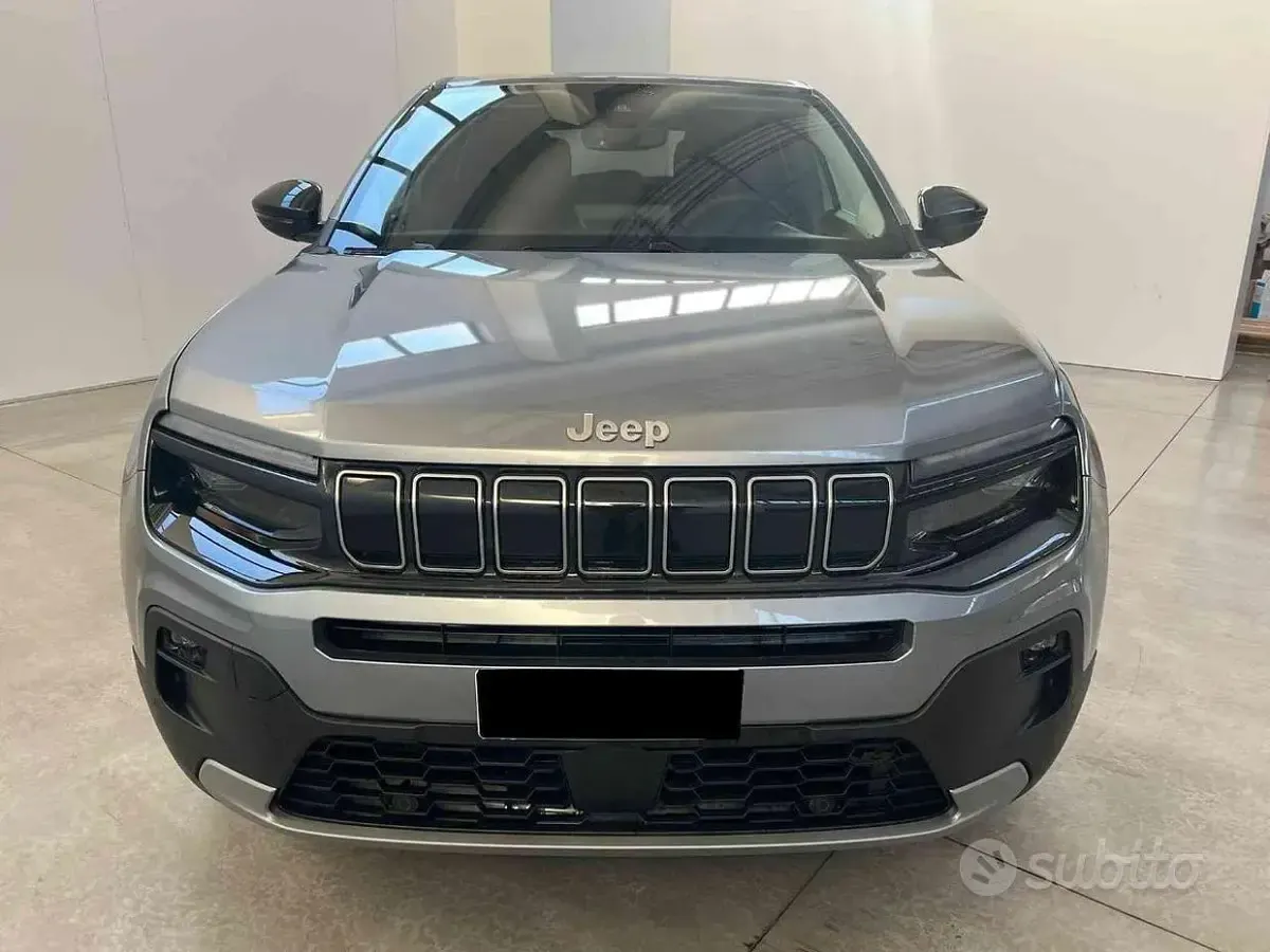 Nuova Jeep Avenger Summit 101 CV (74 kW) 2025 Grigio SUV