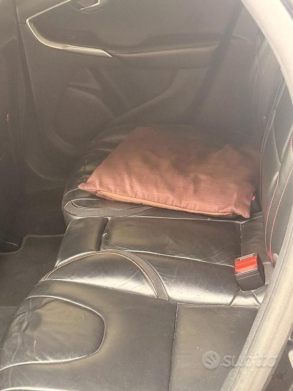 Usata Volvo V40 Ocean Race 120 CV (88 kW) 2016 Nero Berlina