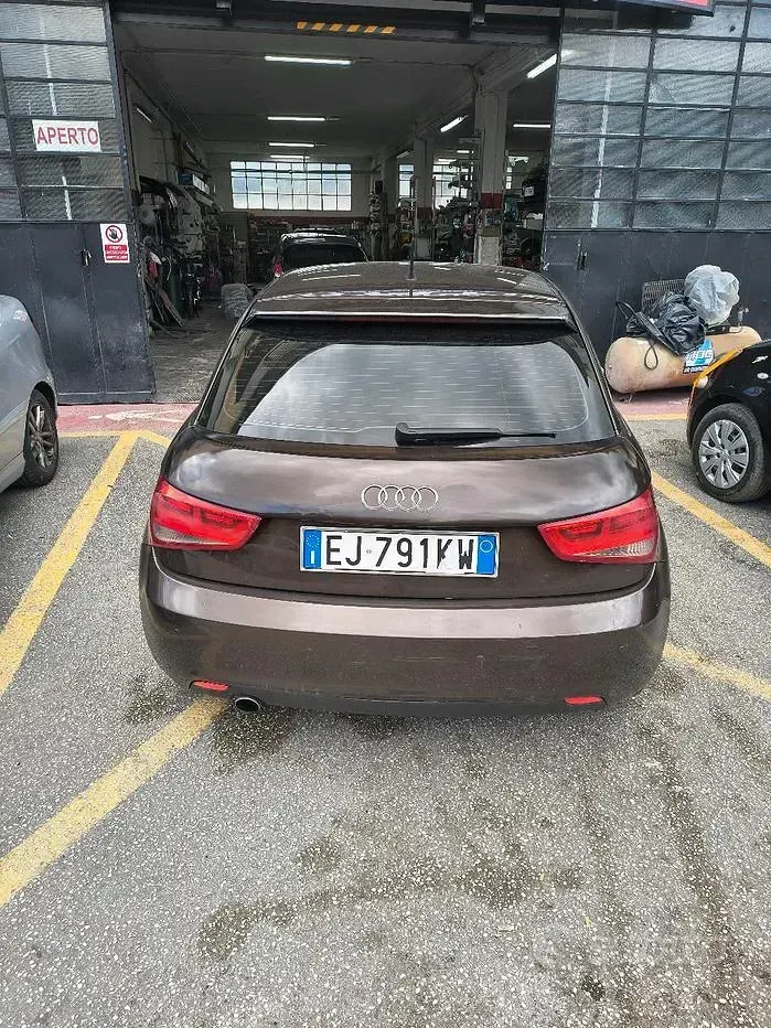 Usata Audi A1 Ambition 105 CV (77 kW) 2011 Marrone Utilitaria