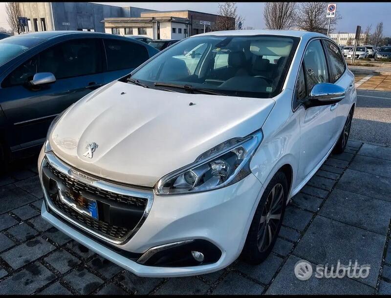 Usato 2015 Peugeot 208 1.6 Diesel 75 CV (9.000 €)