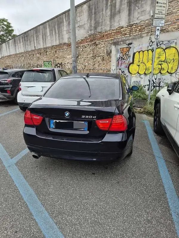 Begagnad BMW 318 143 HK (105 kW) 2008 Sedan