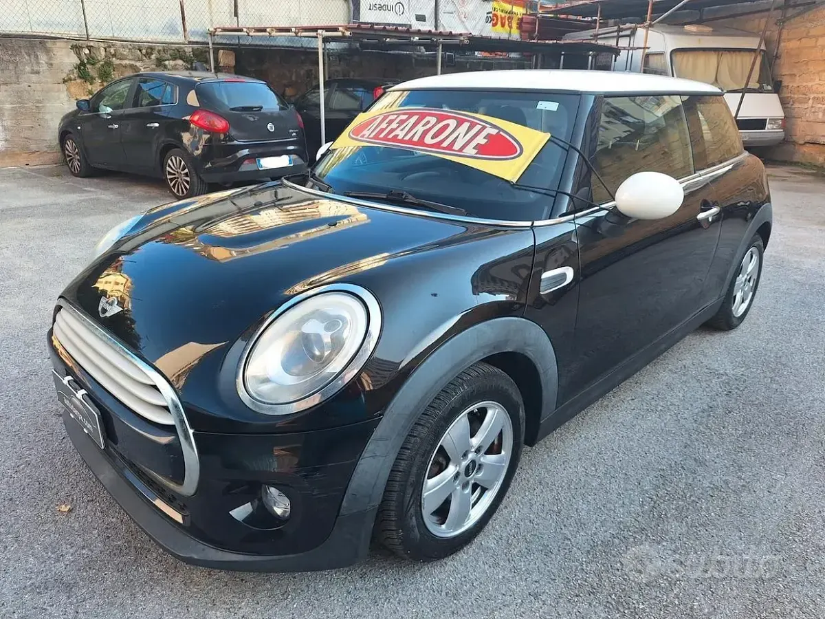 Usata Mini Cooper D 116 CV (85 kW) 2014 Nero Utilitaria