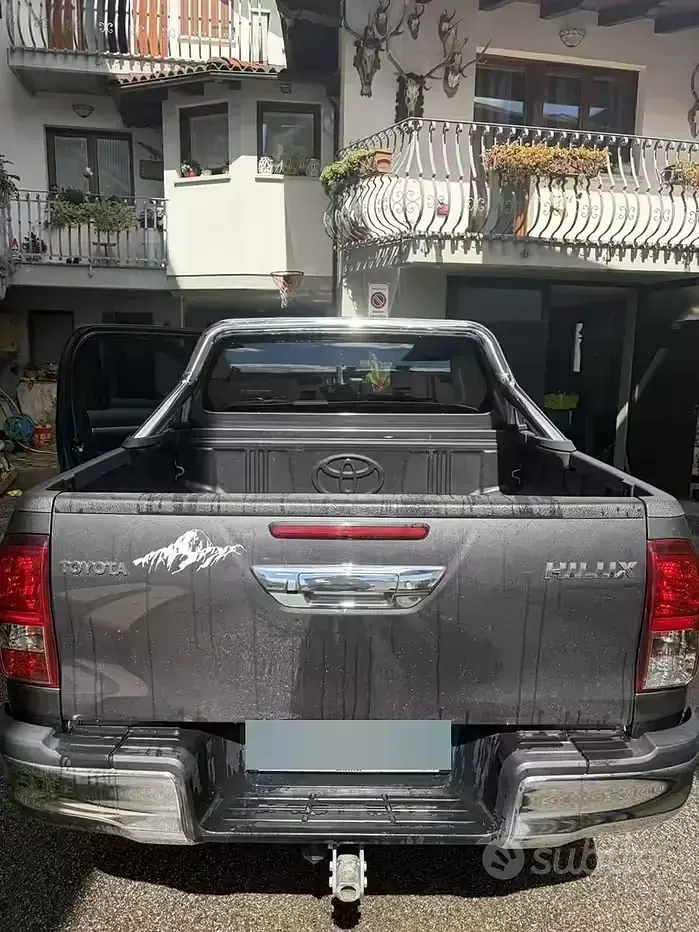 Occasion Toyota HiLux 150 ch (110 kW) 2020 Gris Pick-up