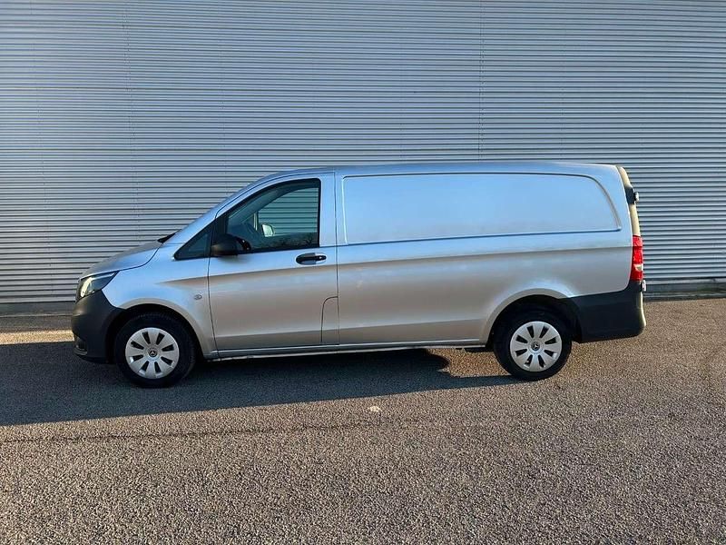 Argento metallizzato Usata 2017 Mercedes Vito Monovolume | 15.900 € (Super prezzo) - Immagine 1/4