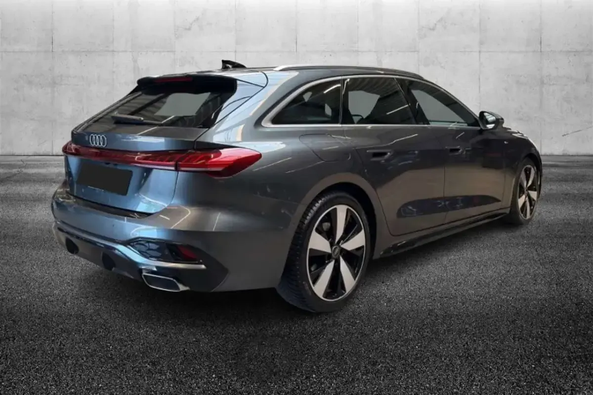 Usata Audi A5 S-Line 204 CV (150 kW) 2025 Grigio Station wagon
