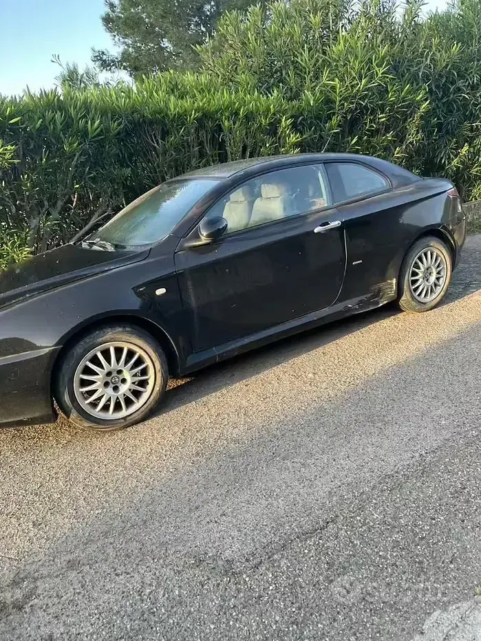 Usata Alfa Romeo GT 150 CV (110 kW) 2006 Nero Coupé
